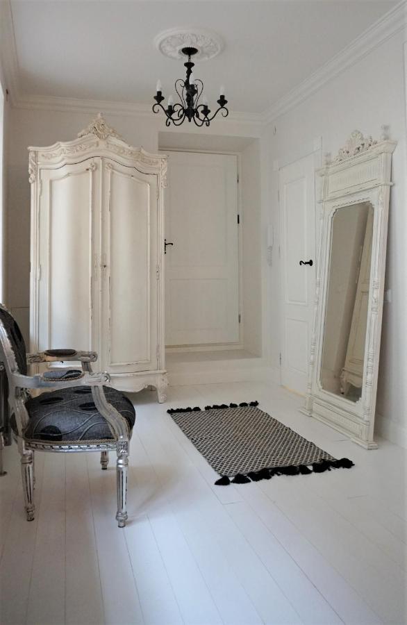 Shabby Chic - Apartment In The Heart Of Vilnius Old Town エクステリア 写真