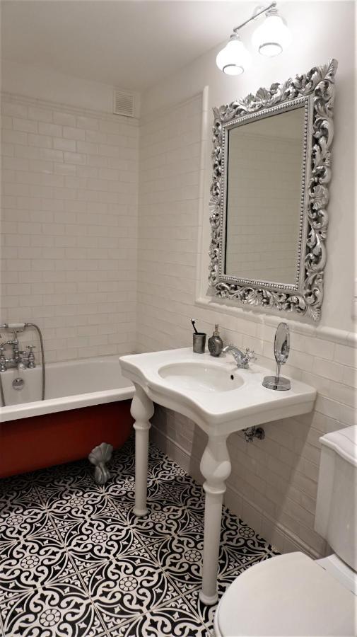 Shabby Chic - Apartment In The Heart Of Vilnius Old Town エクステリア 写真